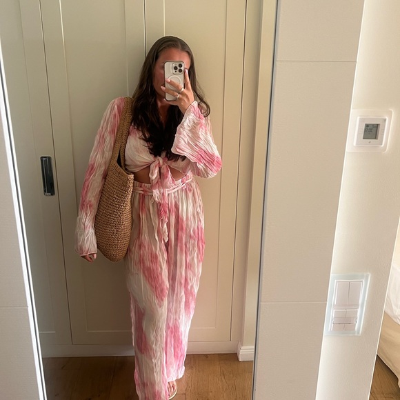 Pink and white flowy matching set - Picture 1 of 2